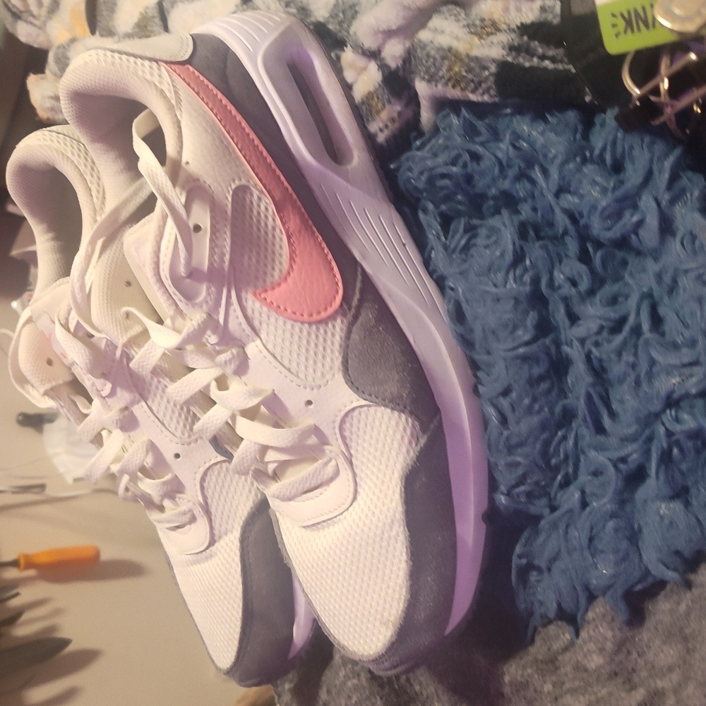 Woman's Nike size 9